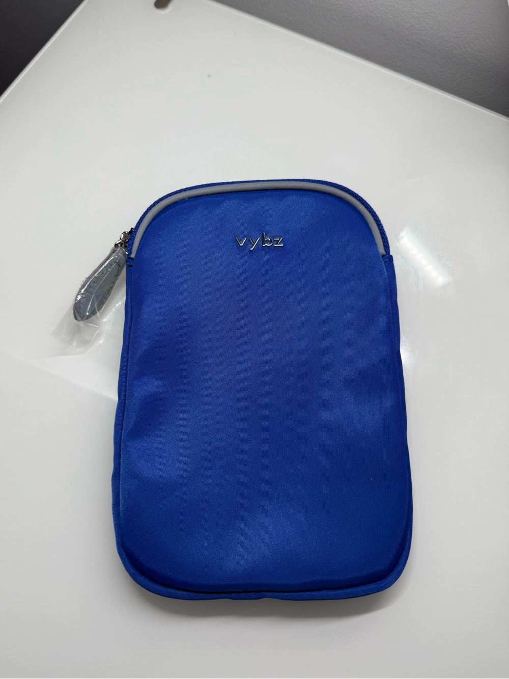 VYBZ Magnetic Pocket Pal in Blue